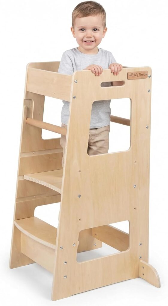 Sicherer KiddyMoon Montessori Lernturm aus Holz für Kinder in der Küche – höhenverstellbar und kippsicher